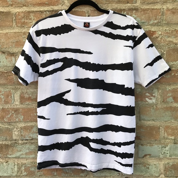 Hot Lava Tops - Hot Lava Tee Black White Graphic Zebra Tiger Print